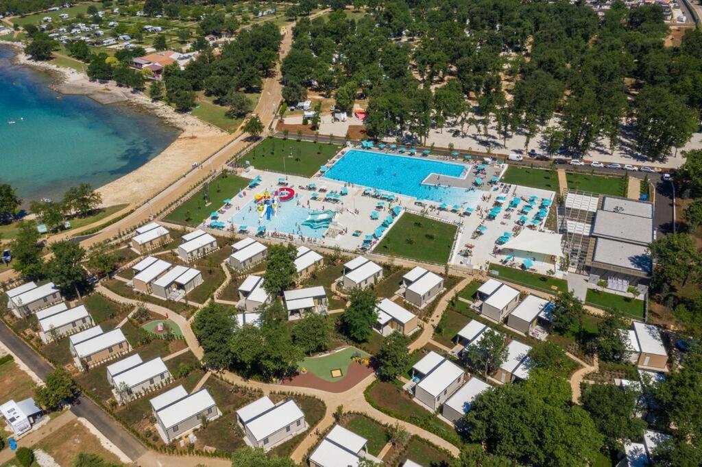 Touristra Mobile Homes In Park